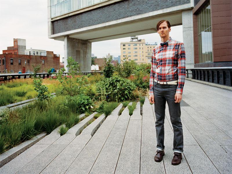 Photo of Daniel Barrow by Stephanie Noritz from the Fall 2010 issue of <em>Canadian Art</em>
