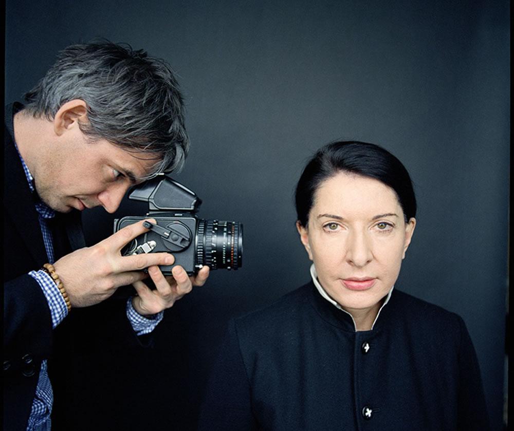 Photographer Christopher Wahl focuses on Marina Abramović in Toronto during RAFF 2012 / photo Christopher Wahl