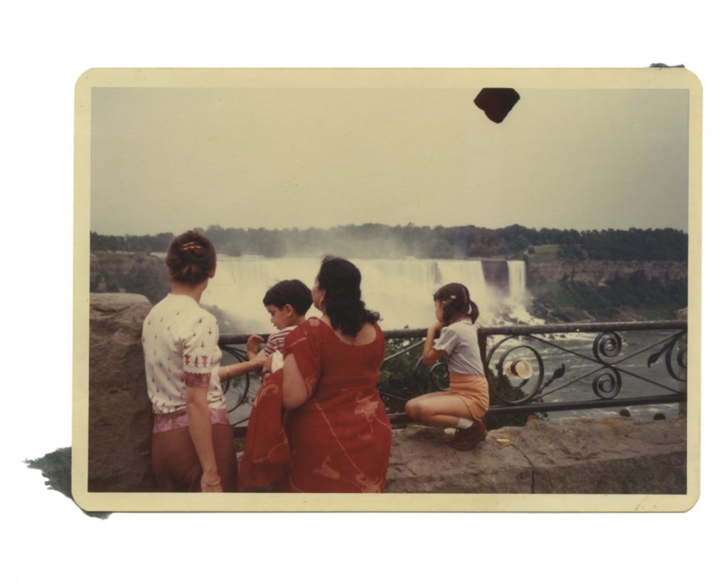 Anil Dewan, <em>Barbara with her kids Naina and Arjun, and grandma (daddi) Indira, who is visiting from India, Niagara Falls</em>, August 1980. Chromogenic print. Courtesy of Deepali Dewan.