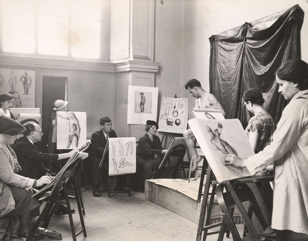 Classical ideals have long been at the core of North American arts education, as demonstrated by this photo of a life drawing class at the Brooklyn Museum in 1935. Now, a Toronto-based researcher is asking whether an emphasis such forms really reflects the diversity needed of arts education today. Photo: Archives of American Art via <a href="https://commons.wikimedia.org/wiki/File:Archives_of_American_Art_-_A_life_class_for_adults_at_the_Brooklyn_Museum,_under_the_auspice_of_the_New_York_City_WPA_Art_Project_-_11039.jpg">Wikimedia Commons</a>.