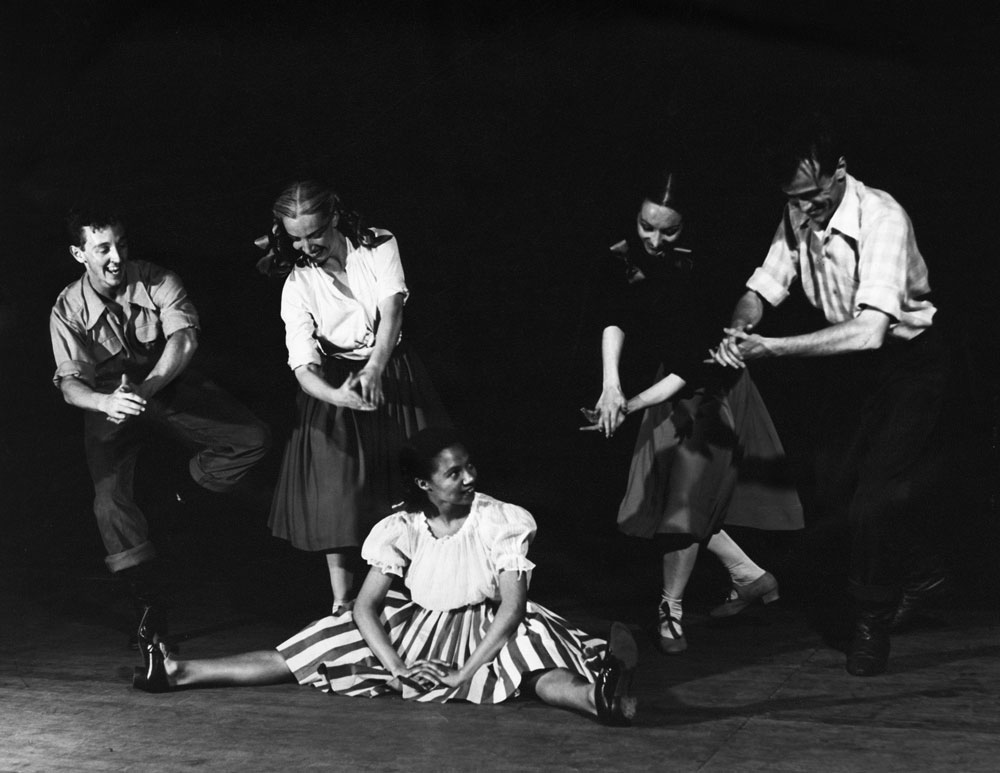 Don Gillies, Janet Baldwin, unknown (seated–possibly Portia White), Dorothy Dennenay and Bill Diver of the Volkoff Canadian Ballet, c. 1945. Jim Bolsby Portfolio, Dance Collection Danse.