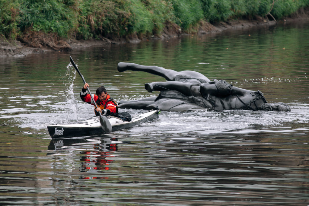 Life of a Craphead, <em>King Edward VII Equestrian Statue Floating Down the Don</em>, 2017.
Performance as part of Evergreen's Don River Valley Park Art Program.
Photo: Yuula Benivolski