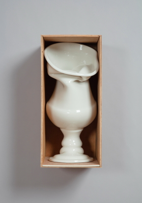 Laurent Craste, <em>Casket III</em> , 2017, porcelain, glaze, wood. Photo: Richard-Max Tremblay, courtesy of the artist.