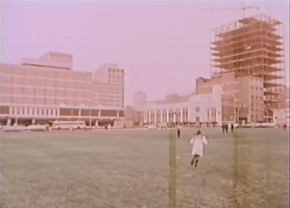 Still from <em>Place and Process, 1969</em>, 30:01, Robert Fiore, Evander Schley and Willoughby Sharp (Great Balls of Fire Inc., New York), produced in conjunction with the exhibition of the same name at the Edmonton Art Gallery, September 24–October 26, 1969. Courtesy the Art Gallery of Alberta.