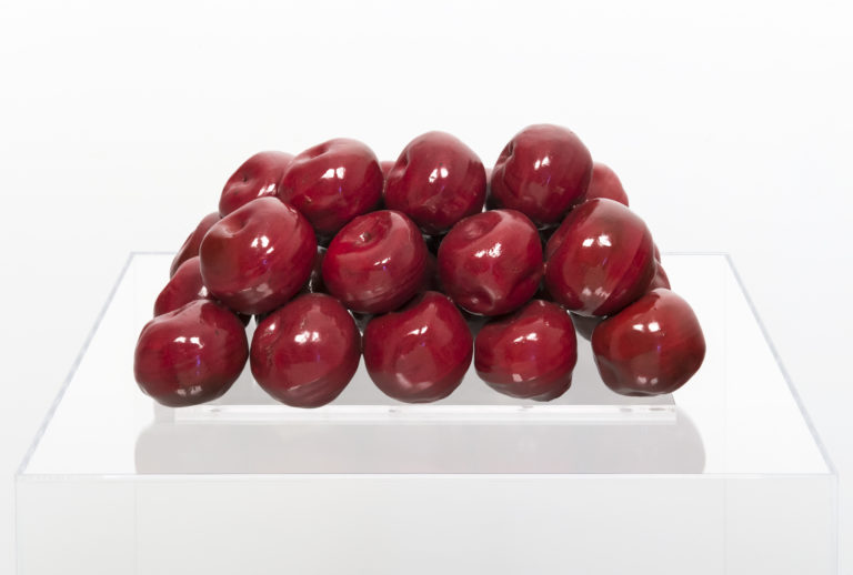 Gathie Falk, <em>26 Apples</em>, 1969. Glazed ceramic. Photo: Site Photography.