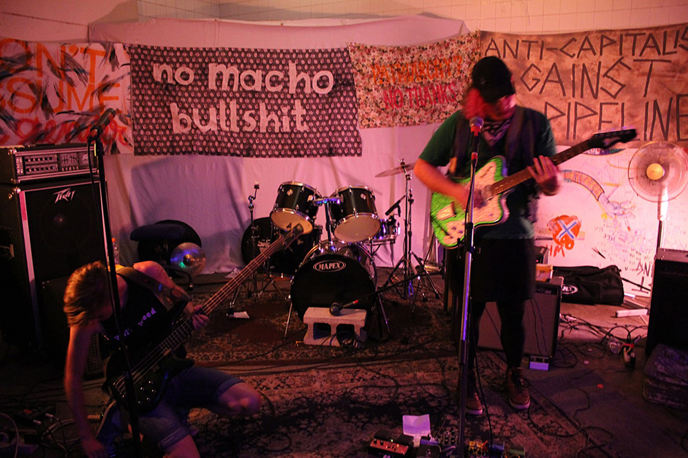 Leo Keiser and Jaye Kovach (performance documentation) at Shout Back! Festival, Vancouver, 2013. Photo: Megan Cross.