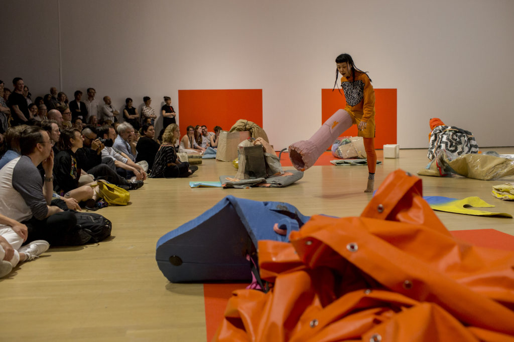 Chloë Lum and Yannick Desranleau, <em>An Autobiography of Air</em> (performance documentation), 2019. Courtesy Musée d’art contemporain de Montréal. Photo: Sébastien Roy.