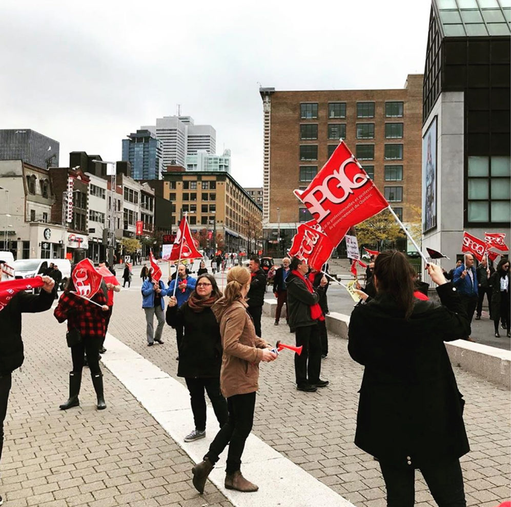 Professional workers from the Musée d’art contemporain during their first strike day on October 30, 2019. Photo: Instagram / @prosdumacmontreal.