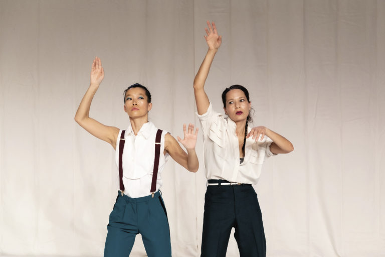 Justine A. Chambers and Laurie Young, <em>One hundred more</em>, 2019. Performance at Sophiensaele Berlin, December 2019. Photo Oliver Look.