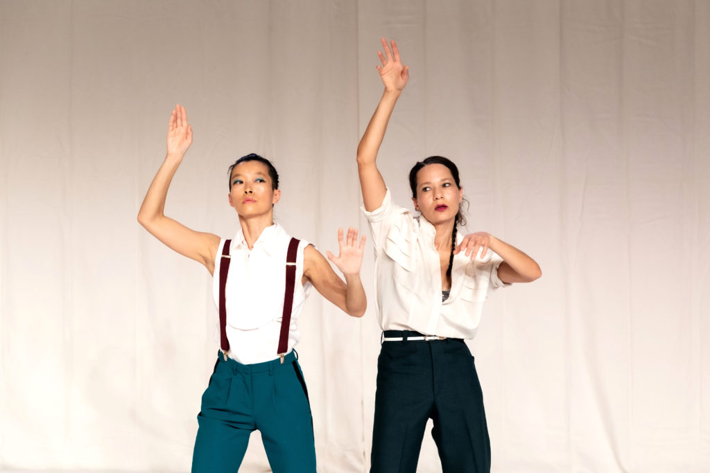 Justine A. Chambers and Laurie Young, <em>One hundred more</em>, 2019. Performance at Sophiensaele Berlin, December 2019. Photo: Oliver Look. 