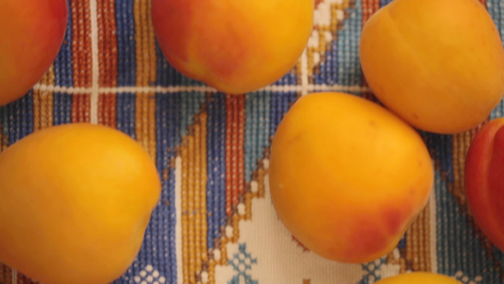 Serene Husni, <em>Brown Bread & Apricots</em> (film still), 2020. 8 min. Courtesy of the artist.